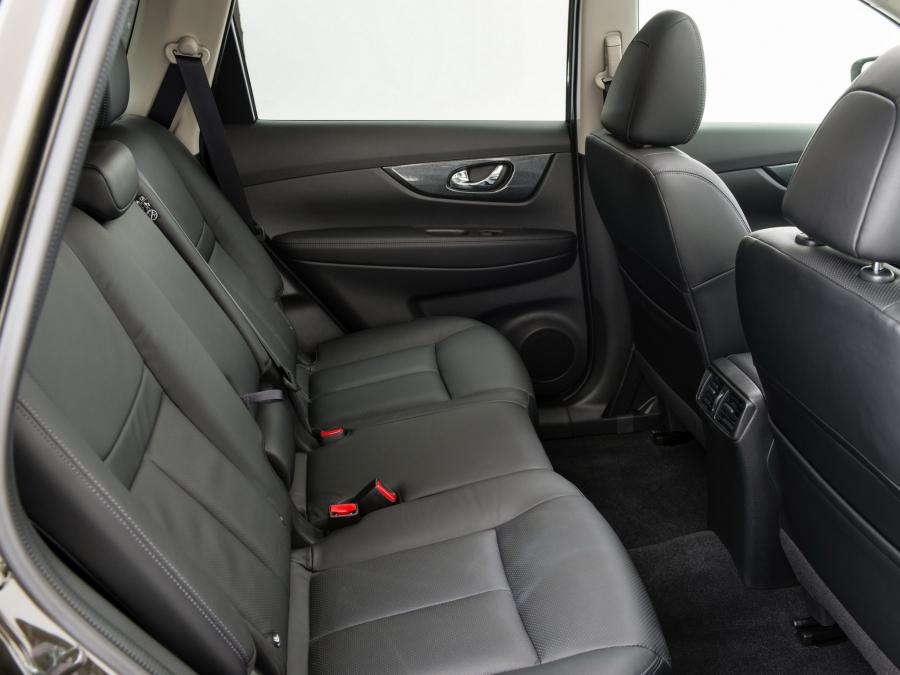  Nissan X-Trail 2014 года  (UK) (фото 9 из 10)